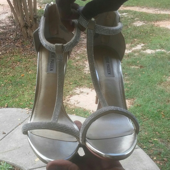 Heels - Picture 2 of 4